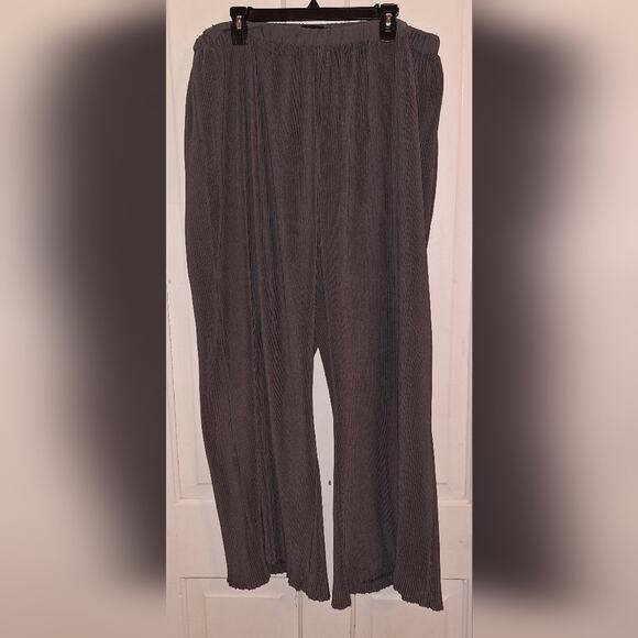Women's Plus Size 20 Pretty Little Thing Ribbed Flowy Wideleg Pullon Pants - Picture 1 of 6